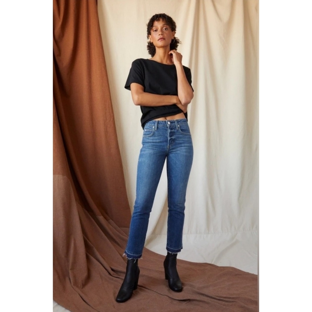 AMO | Babe Jeans in Something Blue Raw Hem Size 28